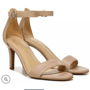 Naturalizer Leah Sandals Nude